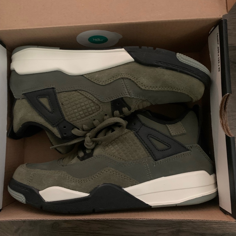 Jordan 4 Retro SE Craft PS in Olive and Vanilla